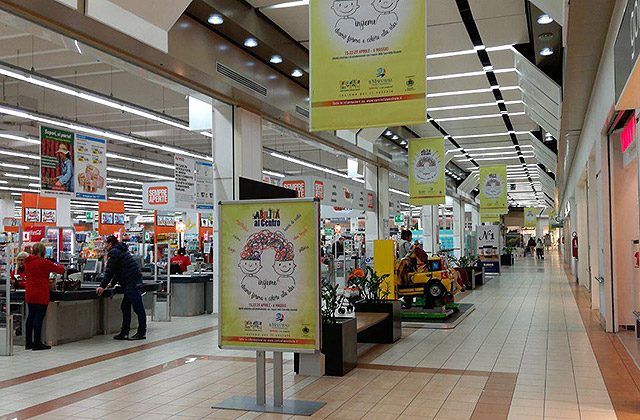 La galleria del centro commerciale Il Maestrale di Senigallia