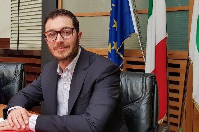 Gianluca Busilacchi Gianluca Busilacchi, consigliere regionale e componente segreteria nazionale Articolo 1