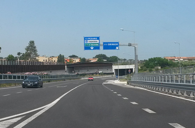 Il tratto nord della complanare di Senigallia