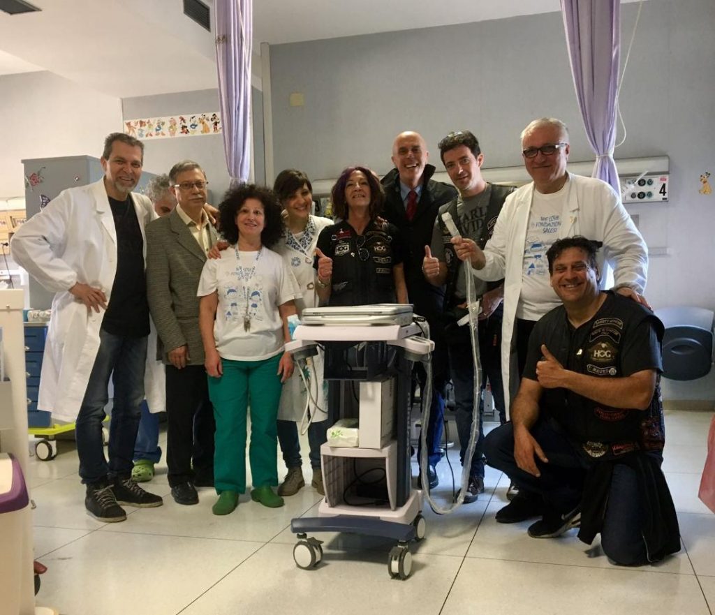 La consegna dell'ecografo al reparto di rianimazione pediatrica dell'ospedale Salesi di Ancona