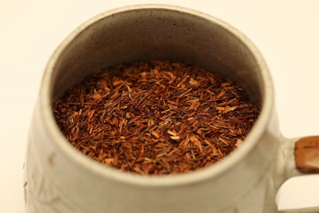 Rooibos, un “tè rosso” senza teina