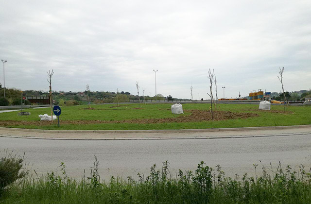 I lavori alla rotatoria di via Berardinelli a Senigallia