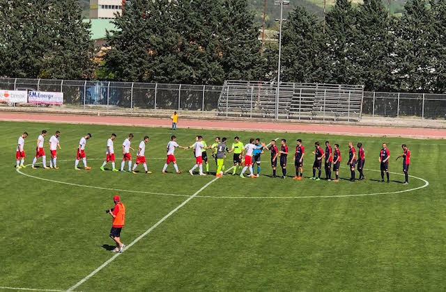 L'ingresso in campo di Fabriano Cerreto e Sangiustese