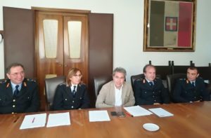 A sinistra la comandante della Polizia Municipale LilIana Rovaldi in conferenza stampa