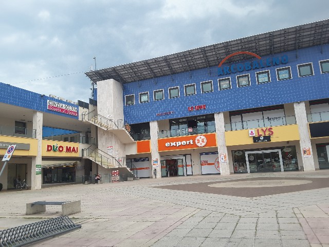 Il parco commerciale "Arcobaleno"