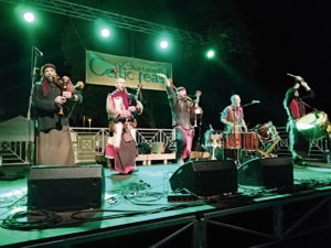 I Barbarian Pipe Band nel concerto di chiusura della prima edizione del Chiaravalle Celtic Feast (Foto di repertorio)
