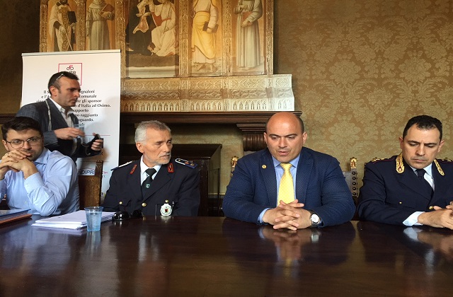 Da sinistra: l'architetto Maurizio Gabrielloni, il comandante della Municipale Graziano Galassi, il sindaco Simone Pugnaloni e il vicequestore del commissariato di Polizia Giuseppe Todaro