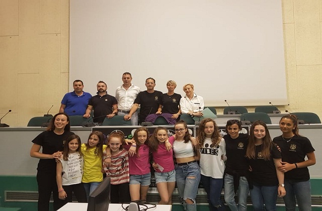 Foto di gruppo della conferenza di presentazione del Galà della Ginnastica