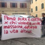 La protesta silenziosa fuori dal tribunale di Ancona per Pamela Mastropietro