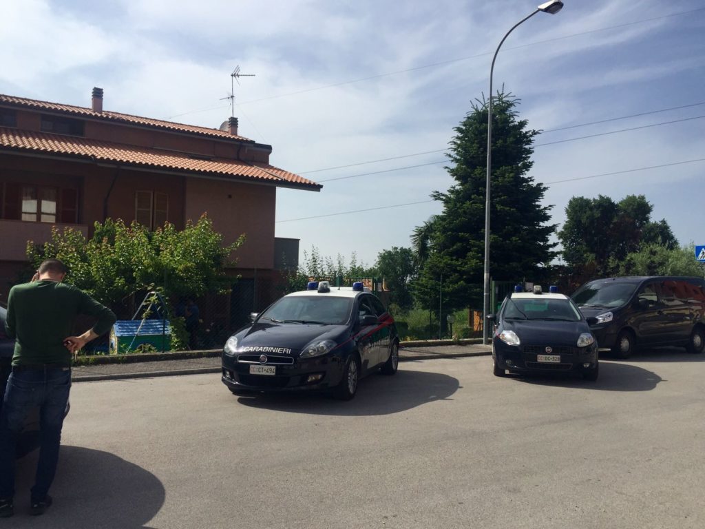 I carabinieri in via degli Olmi