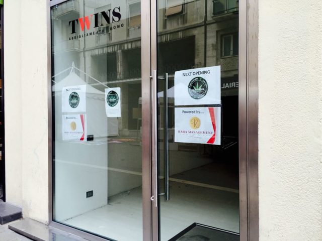 Il "Cannabis Store Amsterdam" in corso Garibaldi