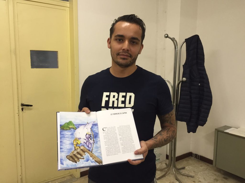 Davide Storlazzi con la sua fiaba scritta nel carcere di Montacuto