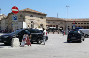 parcheggiatori abusivi a Senigallia