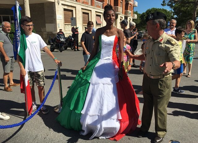 La studentessa dell’IIS Vanvitelli Stracca Angelini in abito tricolore