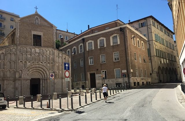 Santa Maria della Piazza e via della Loggia