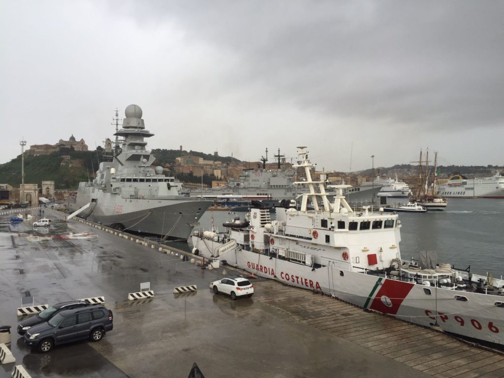 La flotta della Marina al molo Rizzo