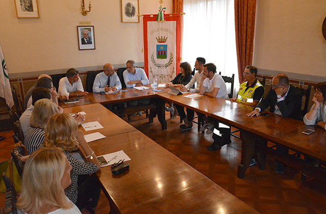 Il presidente del Consiglio regionale Antonio Mastrovincenzo in visita a Trecastelli: l'incontro in aula consiliare