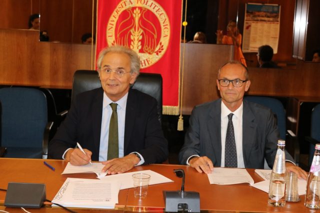 La firma dell'accordo tra il Rettore Sauro Longhi e il Procuratore Generale Sergio Sottani