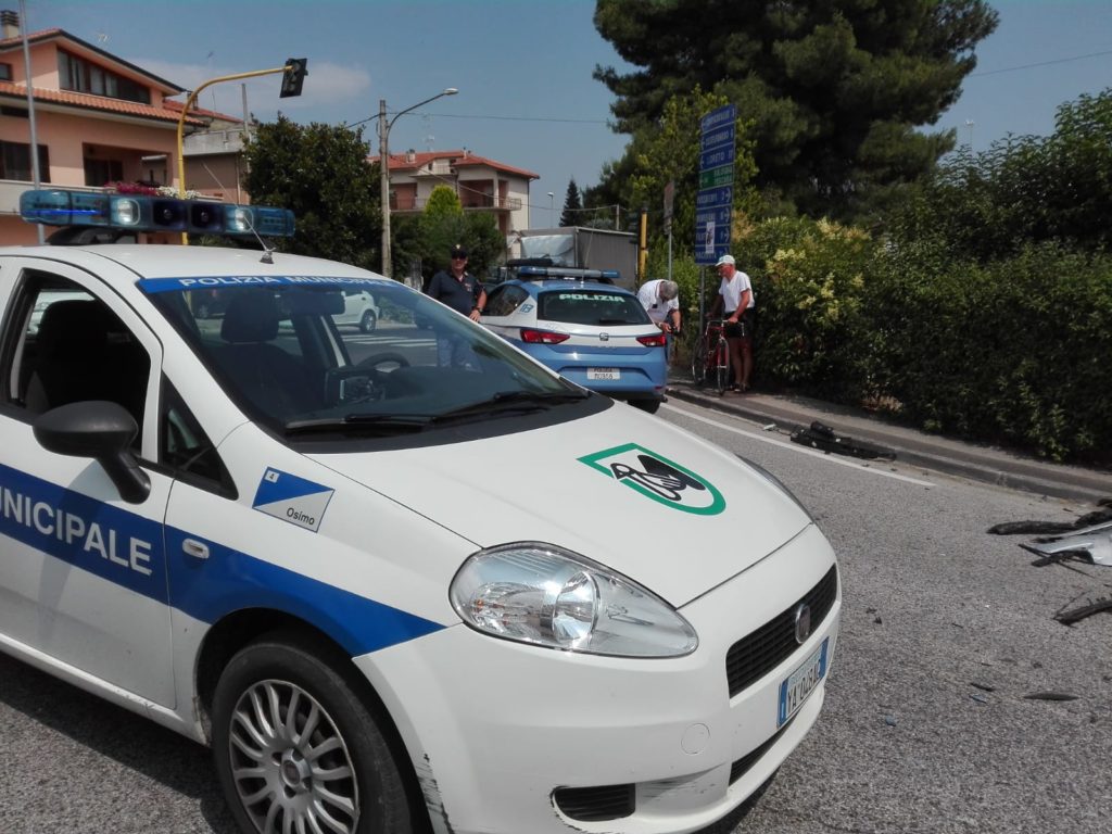 Polizia e vigili urbani di Osimo