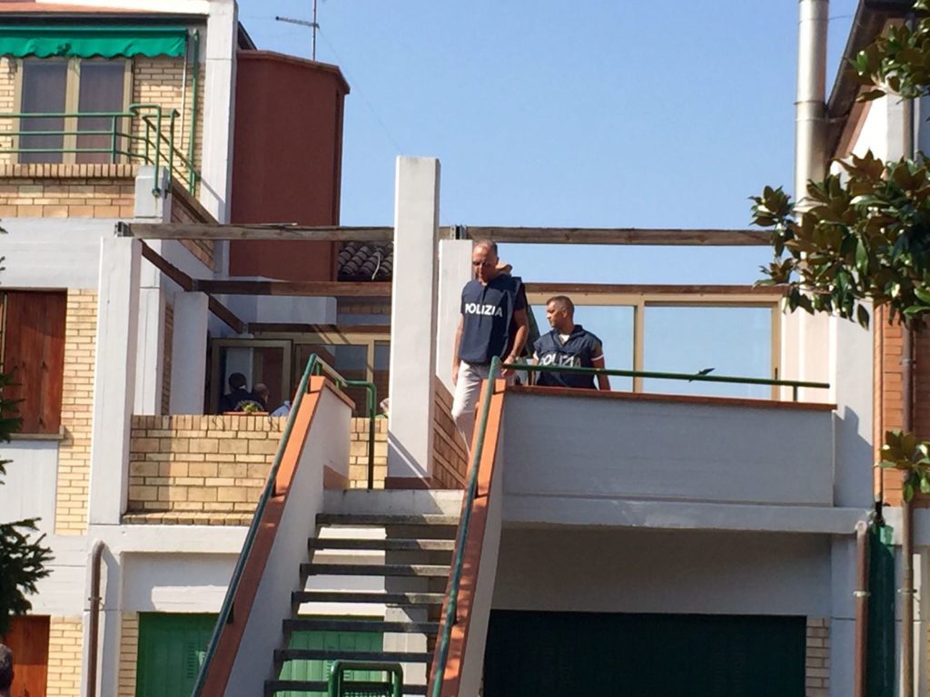 La polizia nella villetta