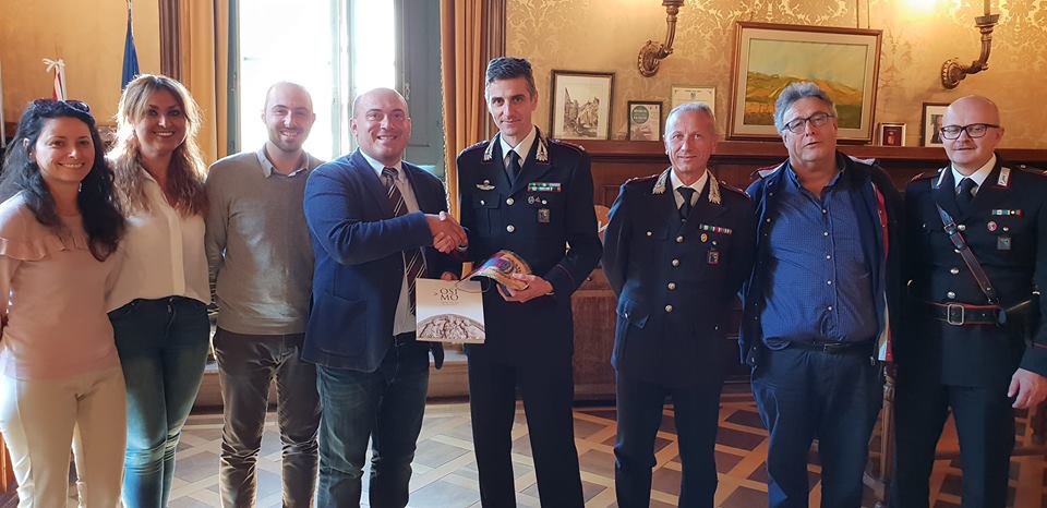 Il colonnello in municipio a Osimo accolto dalla giunta