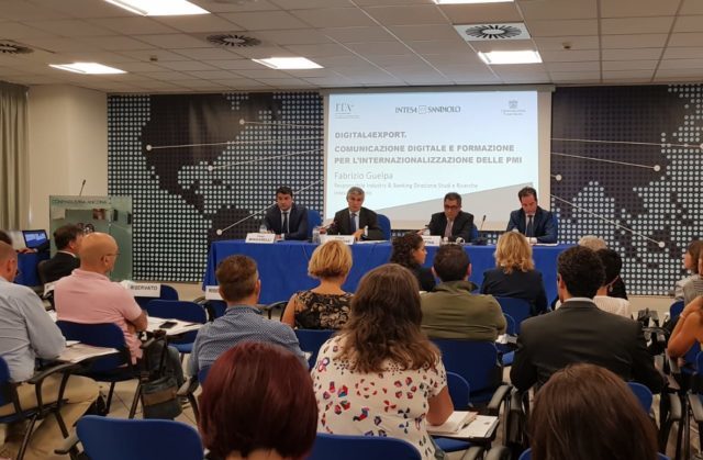 Un momento della presentazione del corso Un momento della presentazione del corso