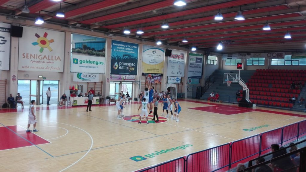 Nella prima semifinale, i cartai vanno forte per tre quarti di gara arrivando a +22, ma i dorici si rifanno sotto nell'ultimo quarto. Finisce 70-61. Domani la finale