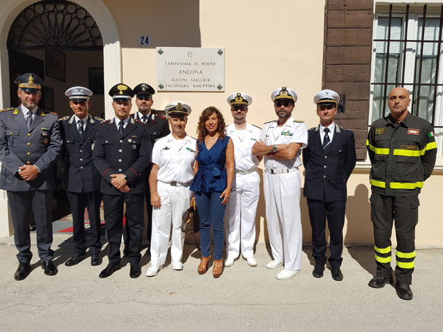 Al centro la sindaca Signorini con il Primo Luogotenente Rocco Polimeno