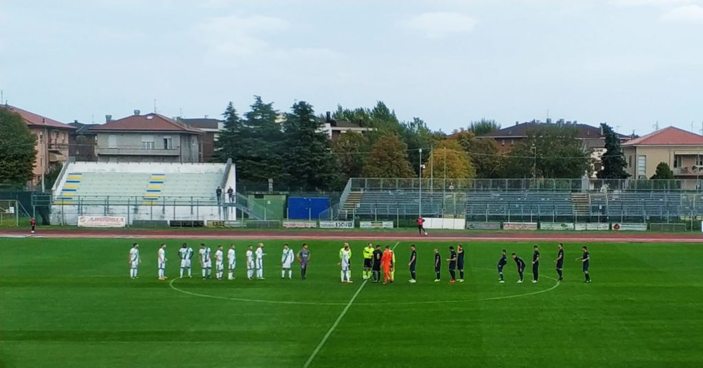 Santarcangelo - Castelfidardo, le formazioni attendono il fischio d'inizio della partita