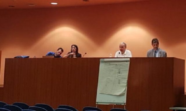 Il tavolo dei relatori composto da Marchesini, Rolandi, il moderatore Luca Regini e d'Ubaldo