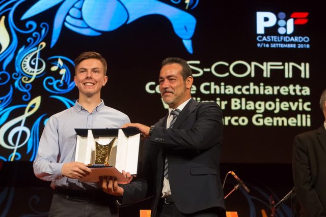 Il sindaco Roberto Ascani durante la premiazione del PIF