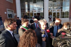 Il presidente Tajani davanti all'alberghiero