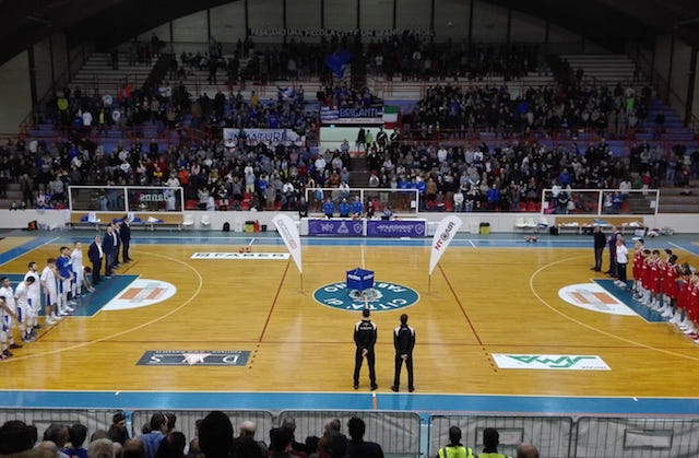 L'inizio del match fra Ristopro Fabriano e Globo Campli