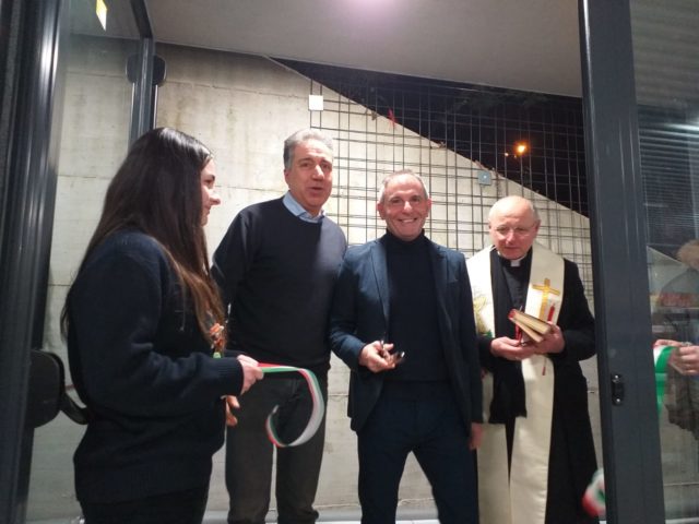 Jesi, inaugurato l’Emporio Solidale. Il Vescovo: «Presto un ambulatorio»