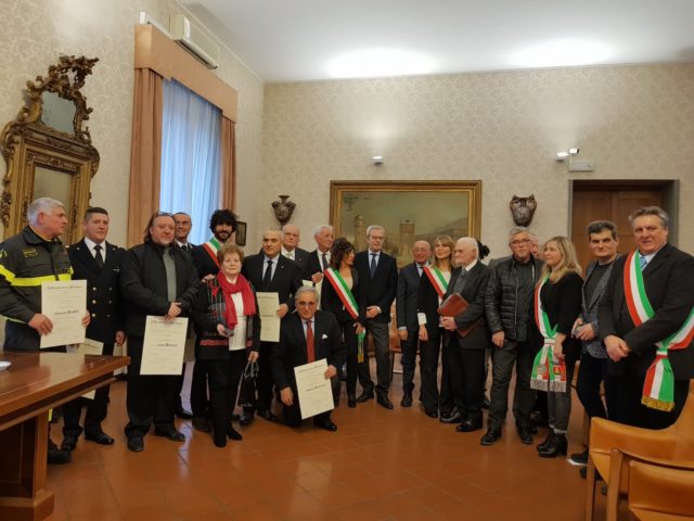 Questa mattina il Prefetto D'Acunto ha consegnato le Medaglie d'Onore ai familiari di quattro cittadini della provincia, deportati e internati nei lager nazisti