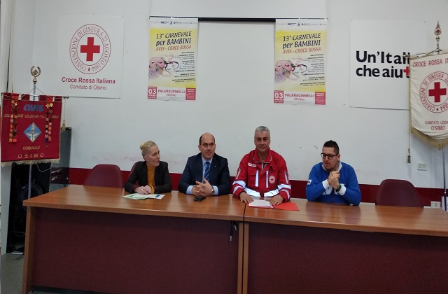 Da sinistra: Monica Santoni, presidente Geosport, il sindaco Simone Pugnaloni, e i presidenti della Croce rossa Adriano Antonella e Matteo Valeri dell'Avis