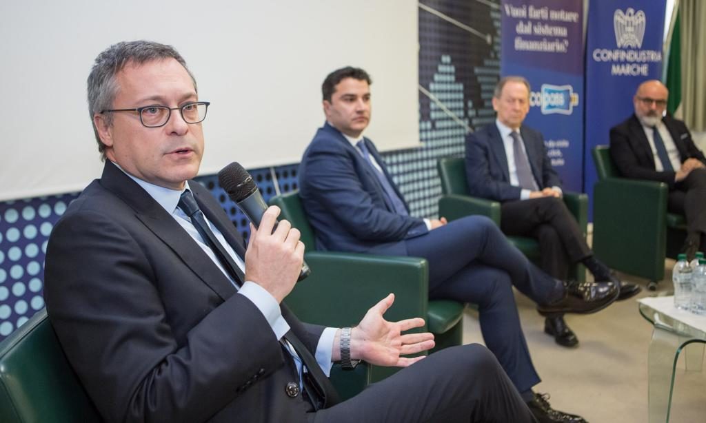 In primo piano Carlo Bonomi nel corso del convegno sul tema “Credito e Finanza per la crescita delle imprese” presso la sede di Confindustria