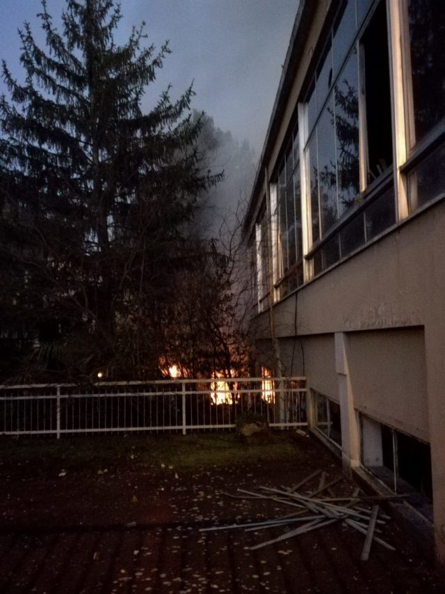 Le fiamme nella ex Maip di Jesi