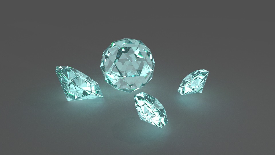Fano, scoperta maxi truffa di diamanti: frodati centinaia di risparmiatori
