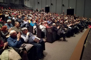 Il pubblico del teatro La Fenice per l'incontro di Libera con don Luigi Ciotti