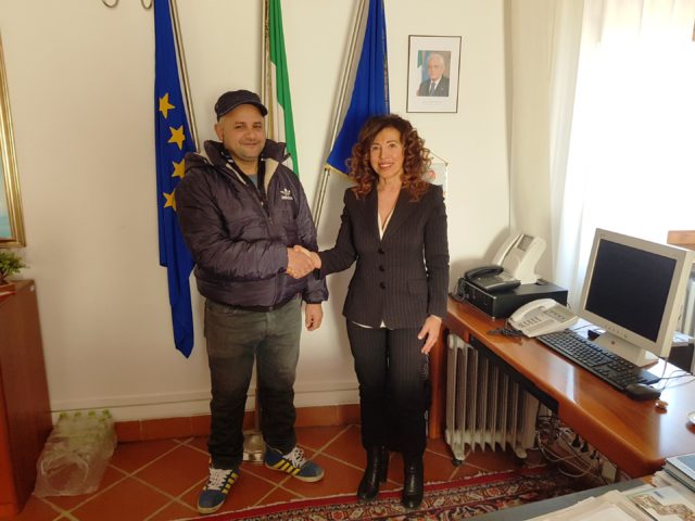 La sindaca Stefania Signorini con Sheta Gaber Ahmed Ahmed