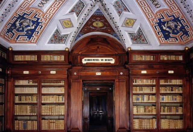 Biblioteca comunale Mozzi Borgetti a Macerata