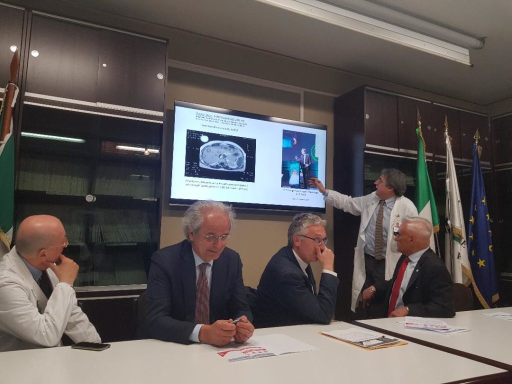 Il professor Andrea Giovagnoni illustra gli avanzamenti della radiologia negli ultimi anni