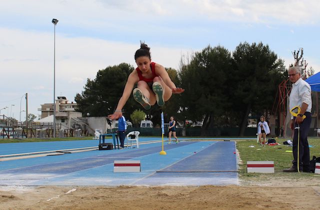 Martina Ruggeri (Atletica Fabriano) impegnata nel salto in lungo