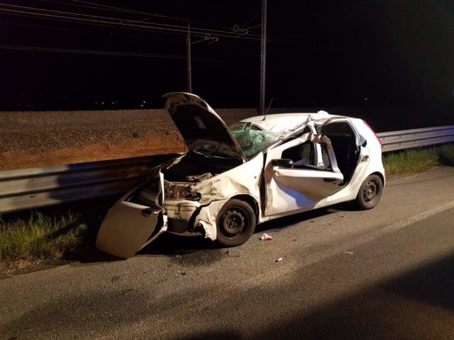 Incidente a Stazione d'Osimo L’auto finita contro il camion