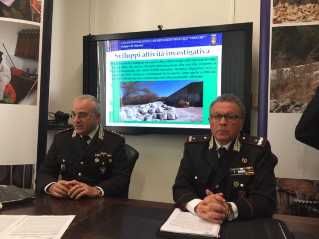 Conferenza Carabinieri Forestali Il colonnello Roberto Nardi e il generale Fabrizio Mari