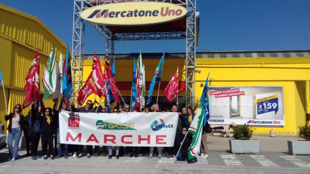 Sciopero dipendenti Mercatone Uno