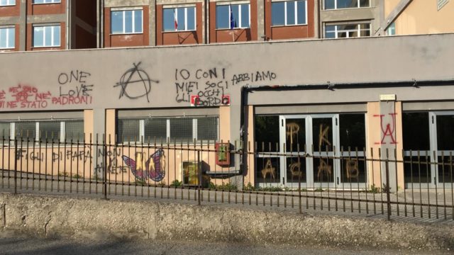 Il Savoia-Benincasa di Ancona, la scuola presa di mira dai vandali