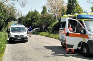 Ancona, incidente in via della Madonnetta