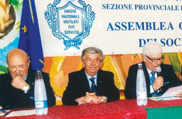 Al centro, Claudio Giovanetti, responsabile regionale dell'Unione nazionale Mutilati per servizio Al centro, Claudio Giovanetti, responsabile regionale dell'Unione nazionale Mutilati per servizio